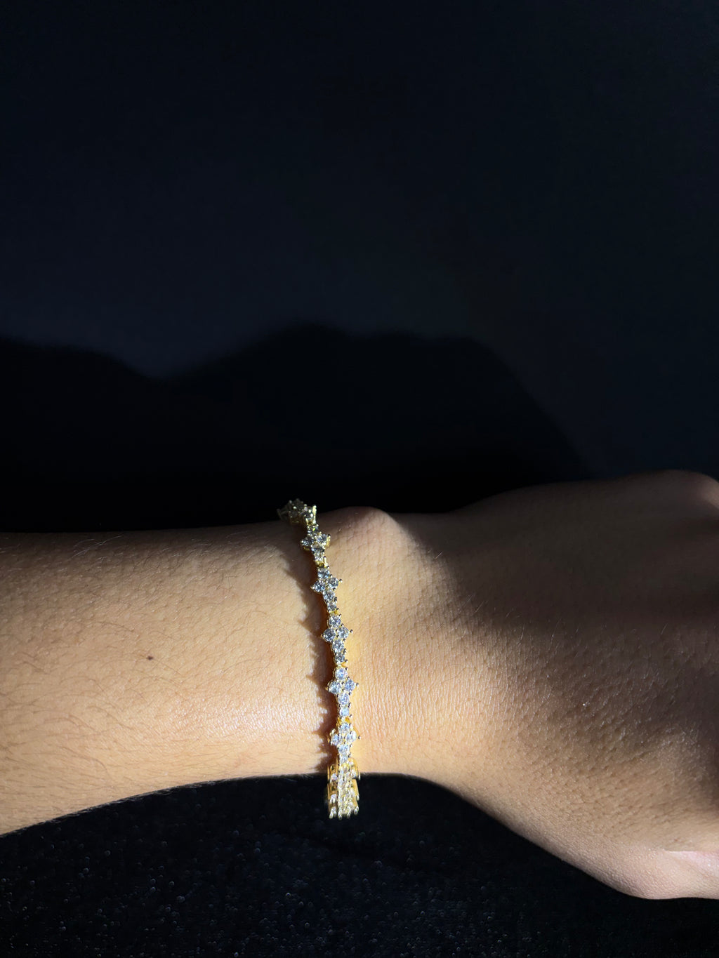 Quatre Cluster Bracelet — Gold — product photo 2