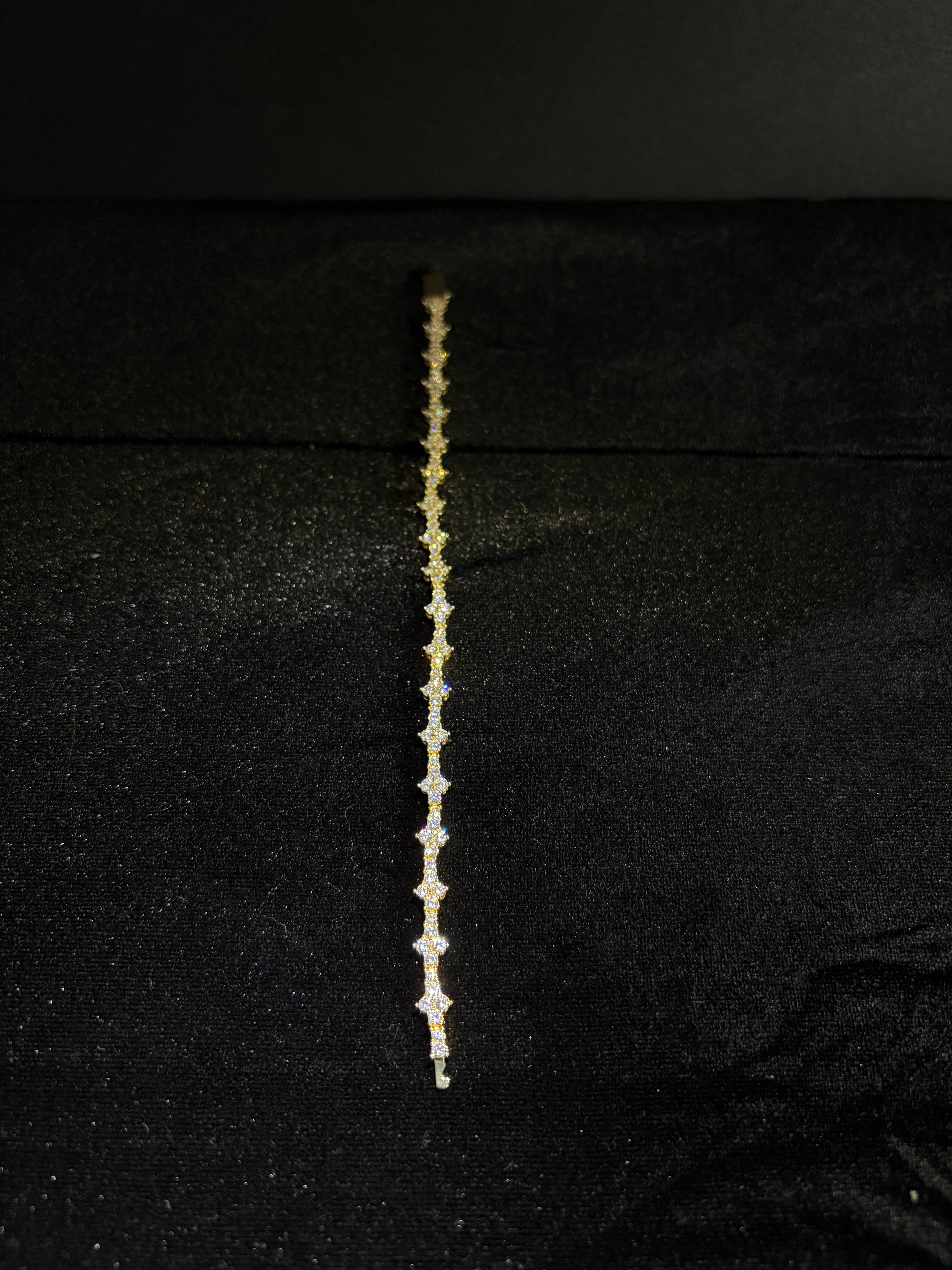 Quatre Cluster Bracelet — Gold — product photo 3