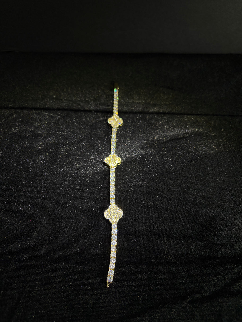 Three-Clover Tennis Bracelet — Gold — product photo 3