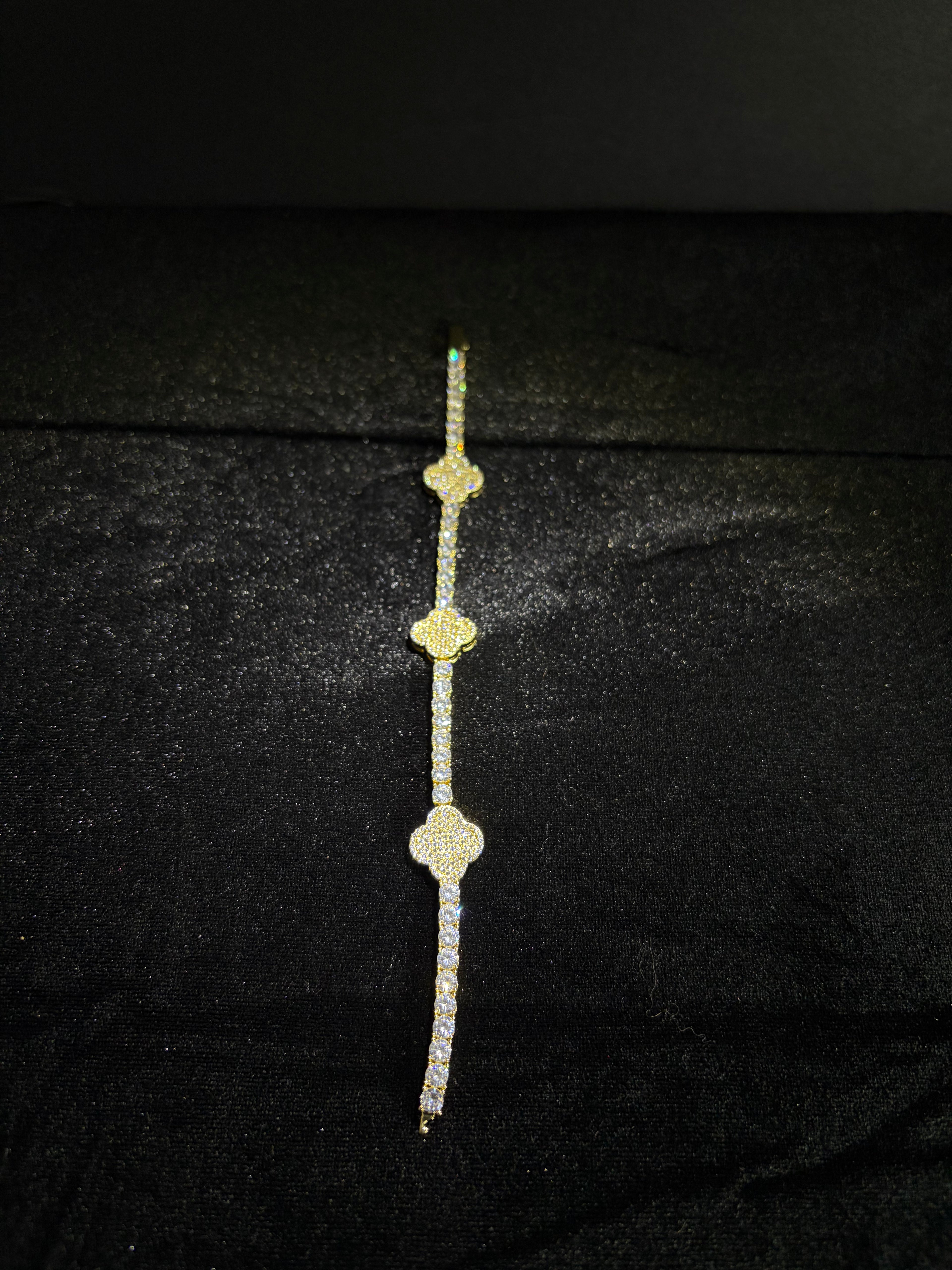 Three-Clover Tennis Bracelet — Gold — product photo 3