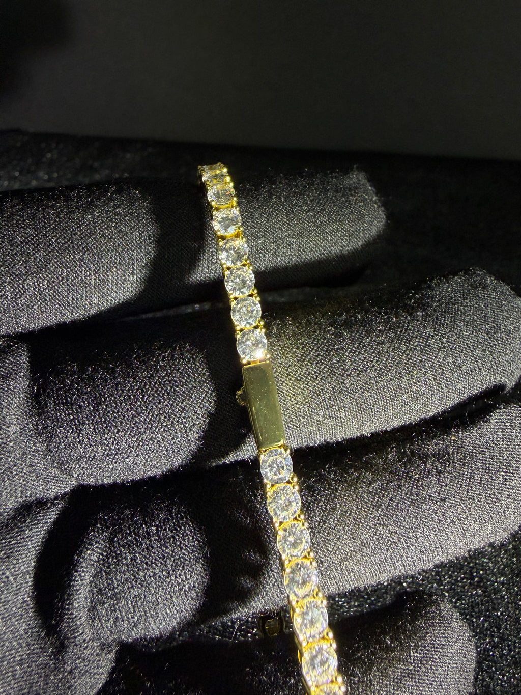 Three-Clover Tennis Bracelet — Gold — product photo 4