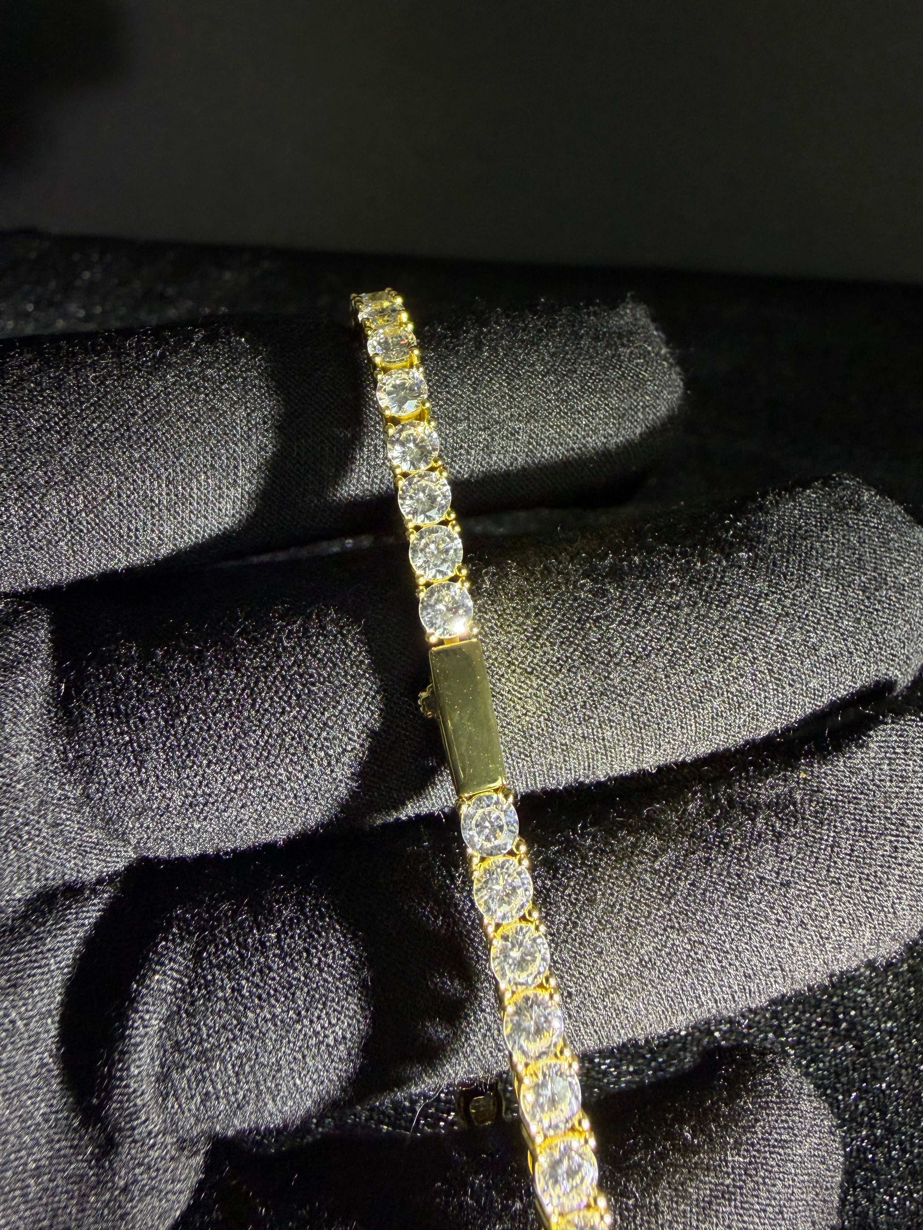 Three-Clover Tennis Bracelet — Gold — product photo 4