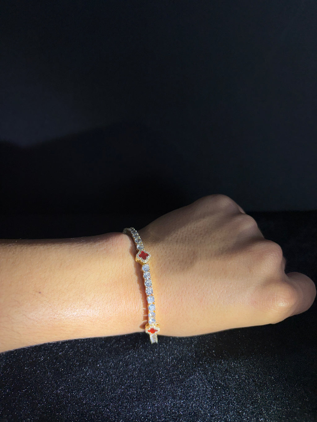 Red Clover Tennis Bracelet — Gold — product photo 2