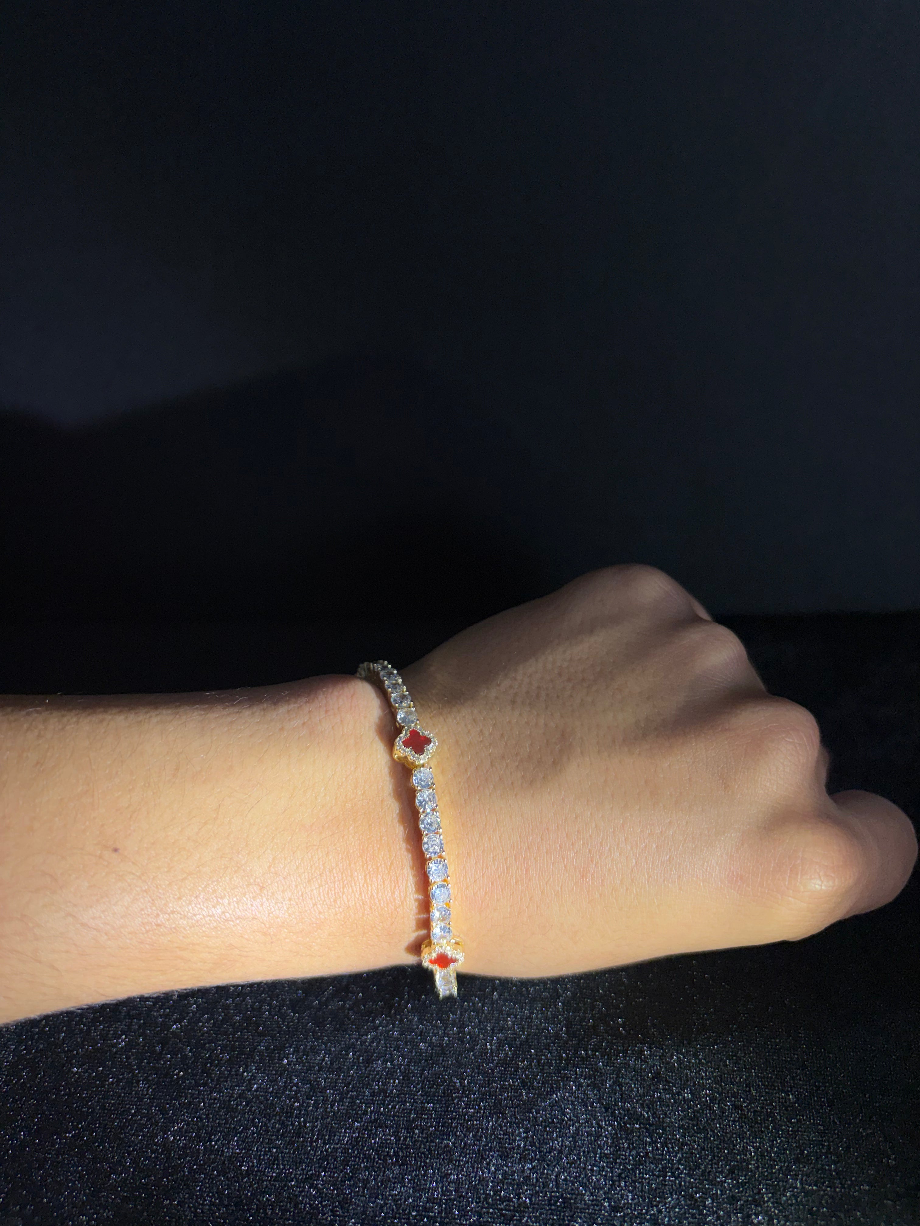 Red Clover Tennis Bracelet — Gold — product photo 2