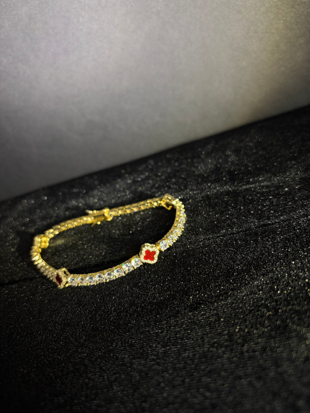 Red Clover Tennis Bracelet — Gold — product photo 1