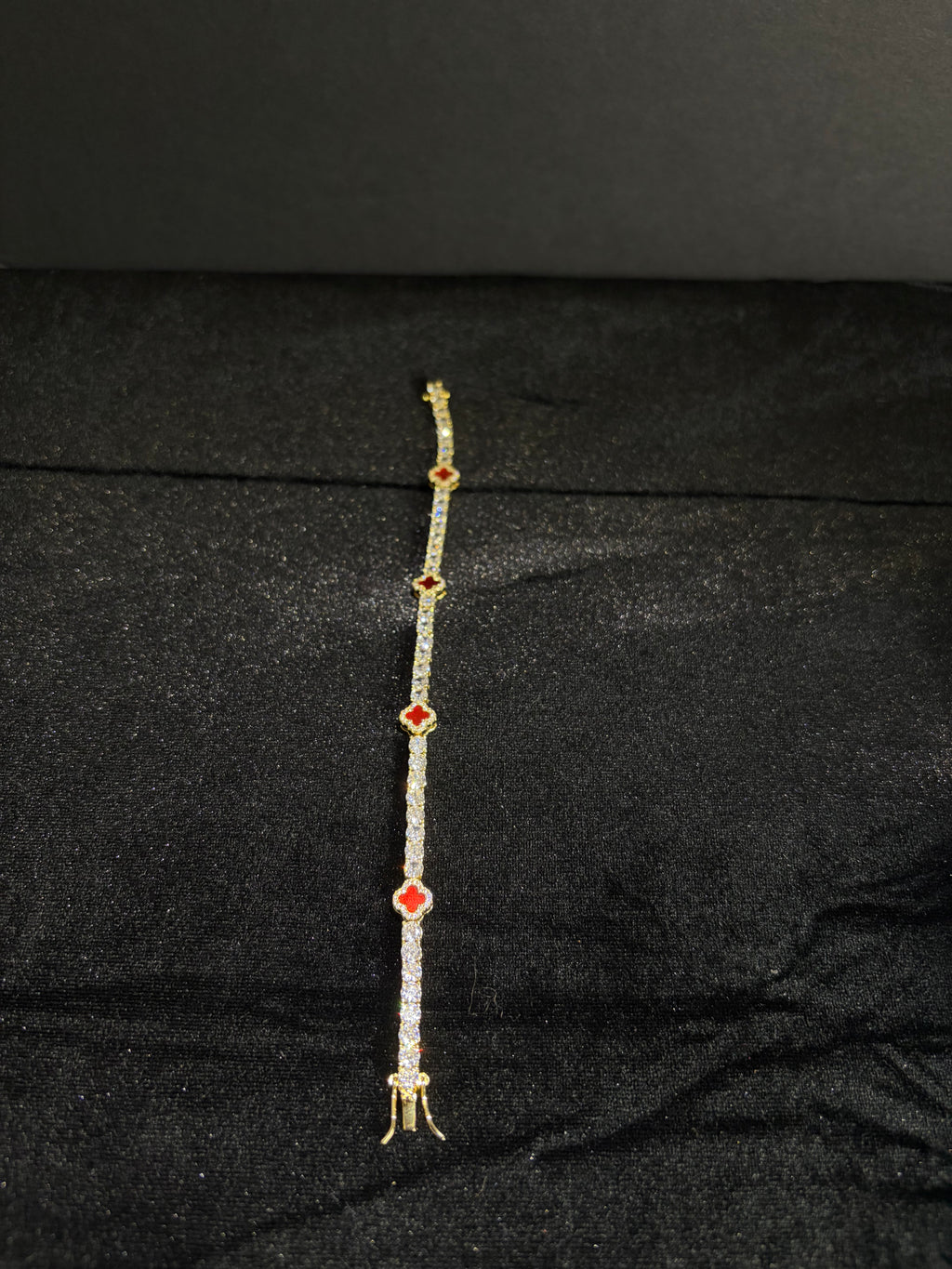 Red Clover Tennis Bracelet — Gold — product photo 3