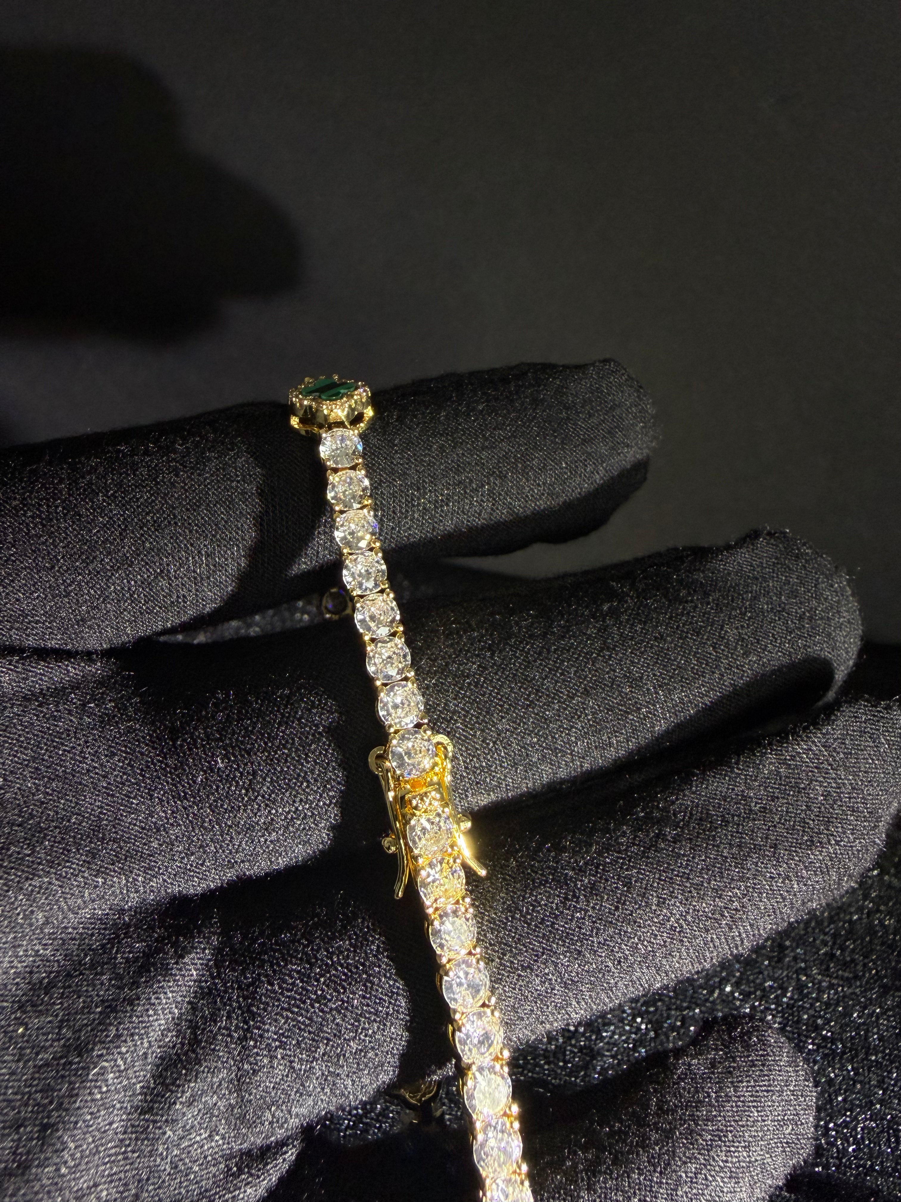 Green Clover Tennis Bracelet — Gold — product photo 4