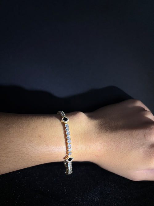 Black Clover Tennis Bracelet — Gold — product photo 2