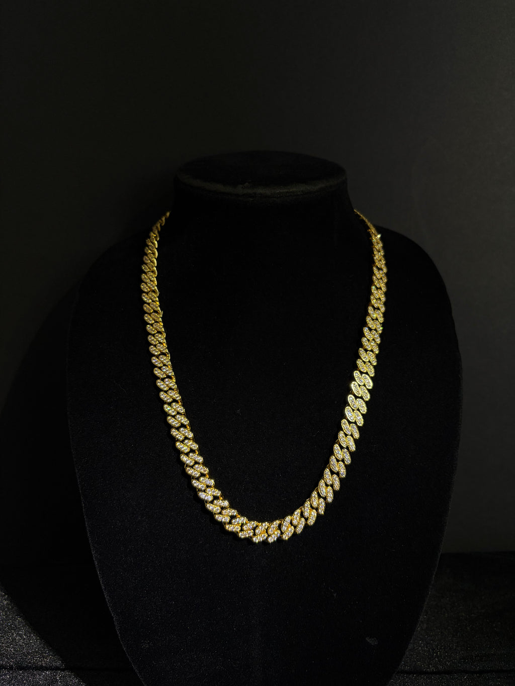 Iced Cuban Chain — 9 mm · Gold — product photo 1