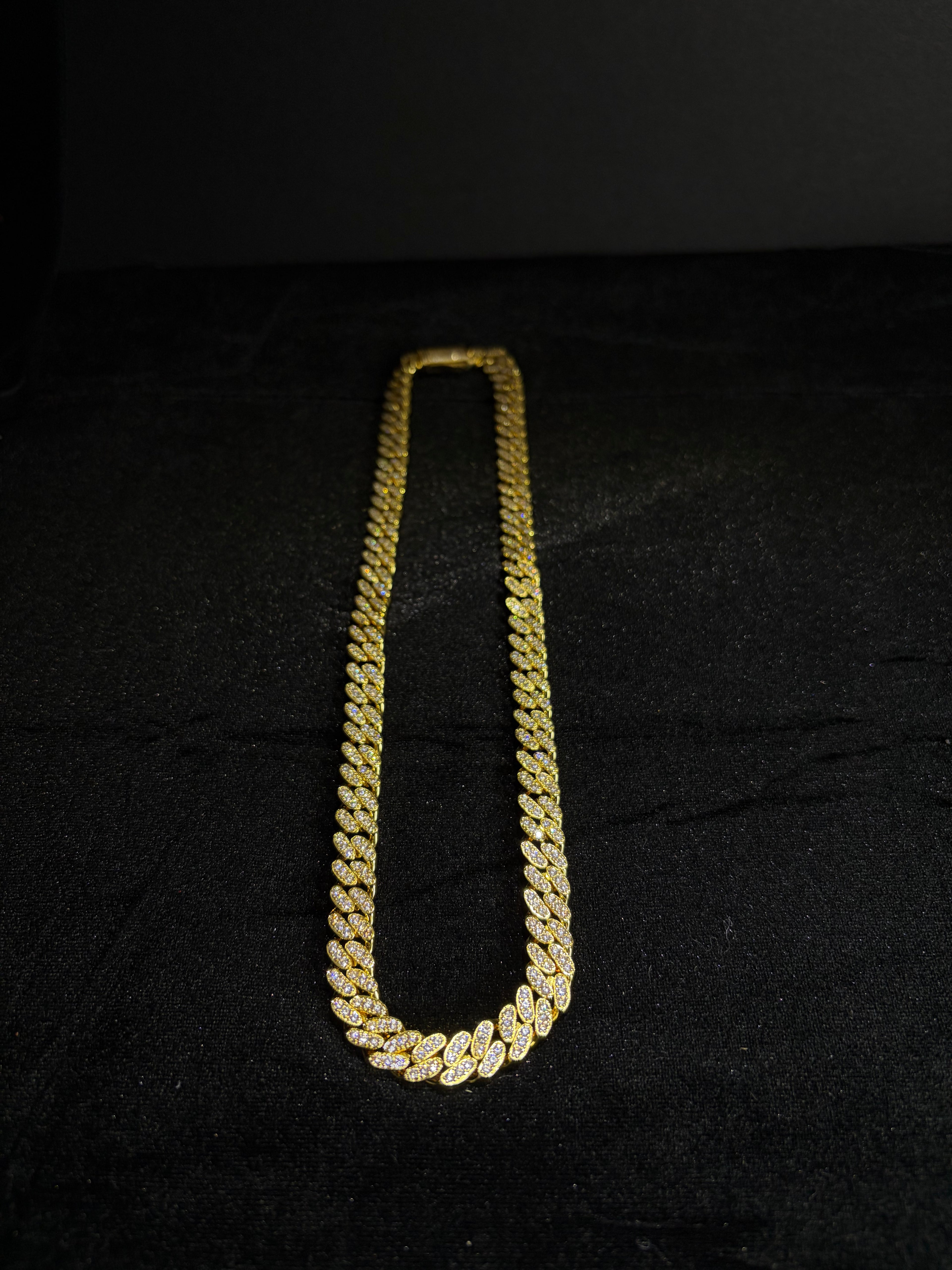 Iced Cuban Chain — 9 mm · Gold — product photo 2