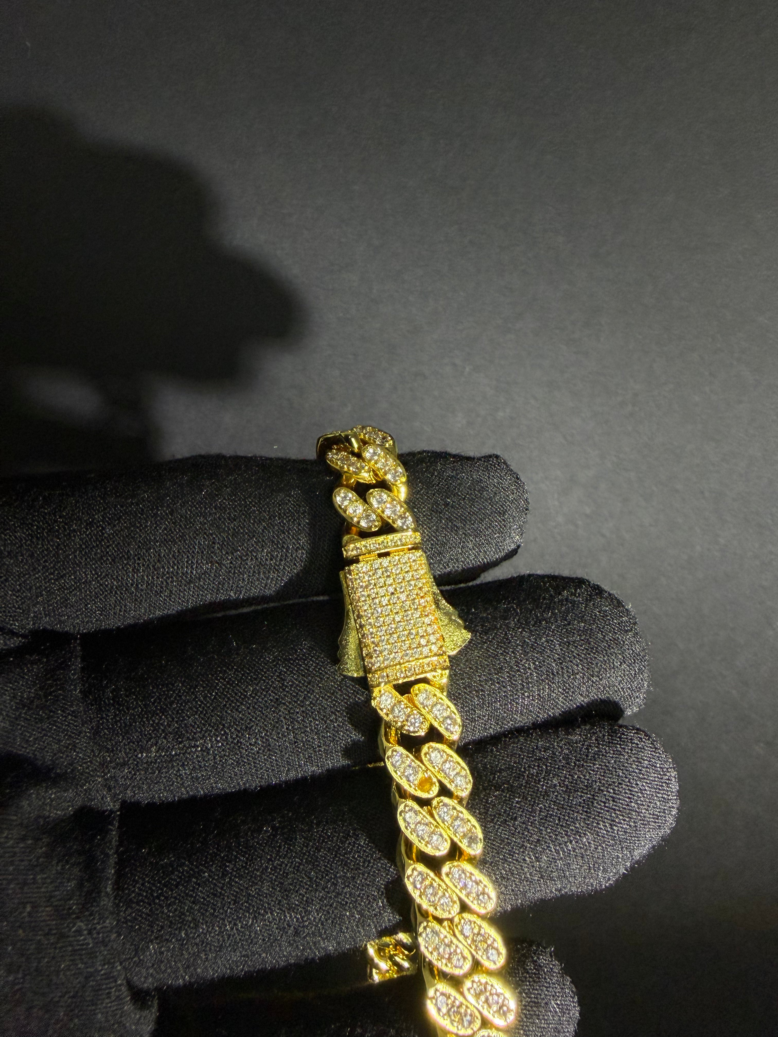 Iced Cuban Chain — 9 mm · Gold — product photo 4