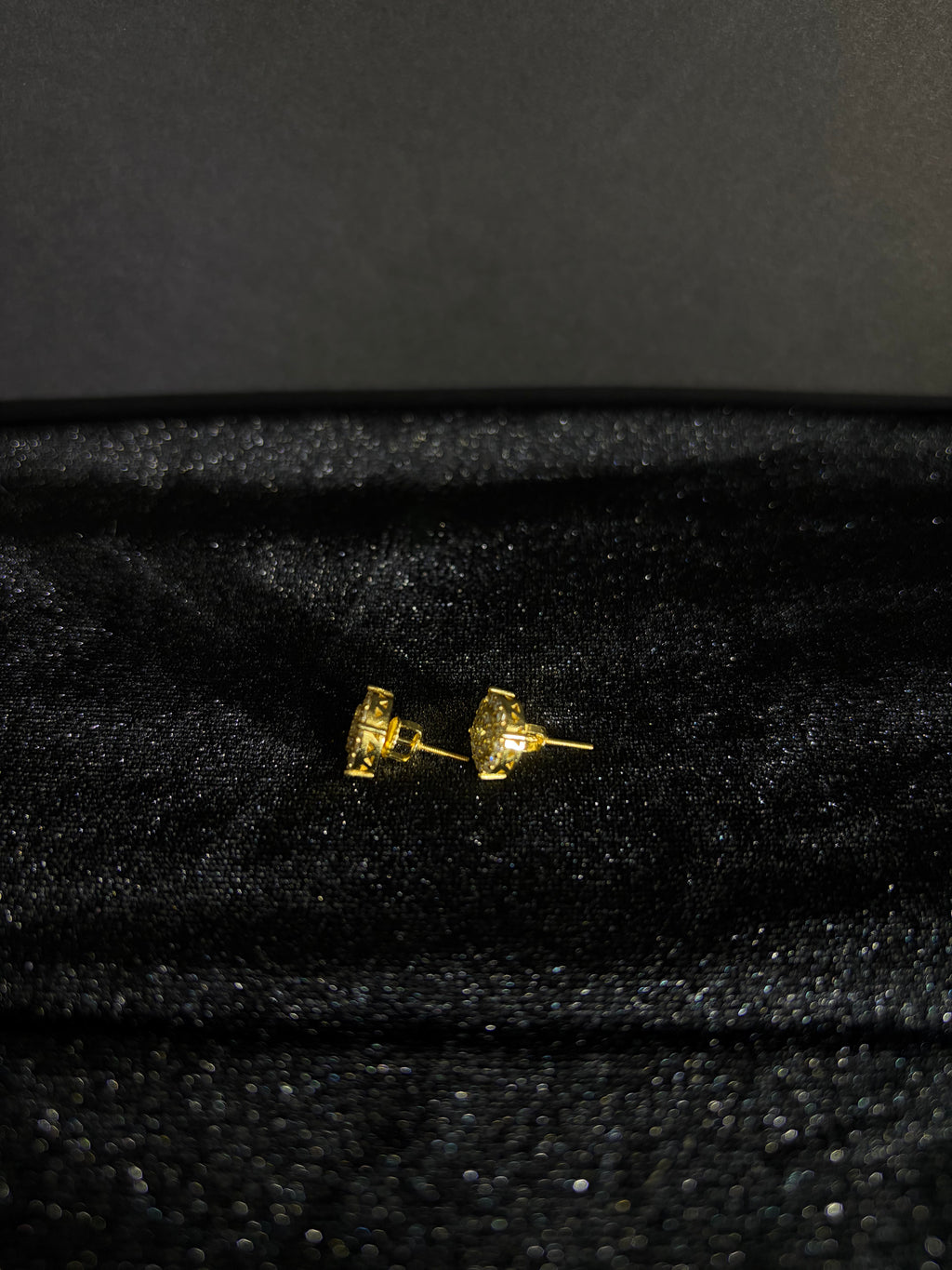 Gold cluster moissanite studs — view 3