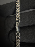 Cuban Chain — 6 mm · Lobster Clasp in 316L stainless steel — lobster clasp and link close-up
