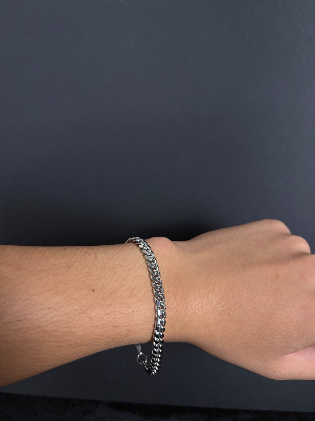 Cuban Bracelet — 6 mm · Lobster Clasp in 316L stainless steel — bracelet worn on wrist