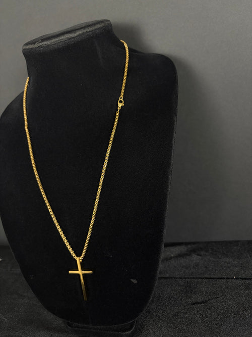 Cross Pendant Necklace | 18K Gold PVD — product view