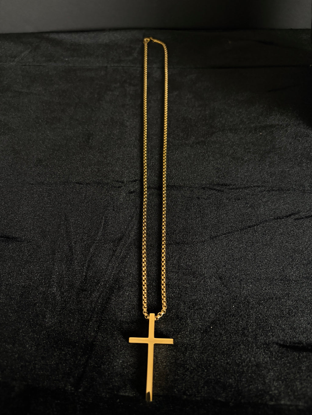 Cross Pendant Necklace | 18K Gold PVD — product view