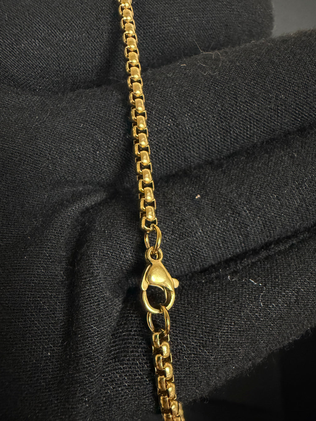 Cross Pendant Necklace | 18K Gold PVD — product view