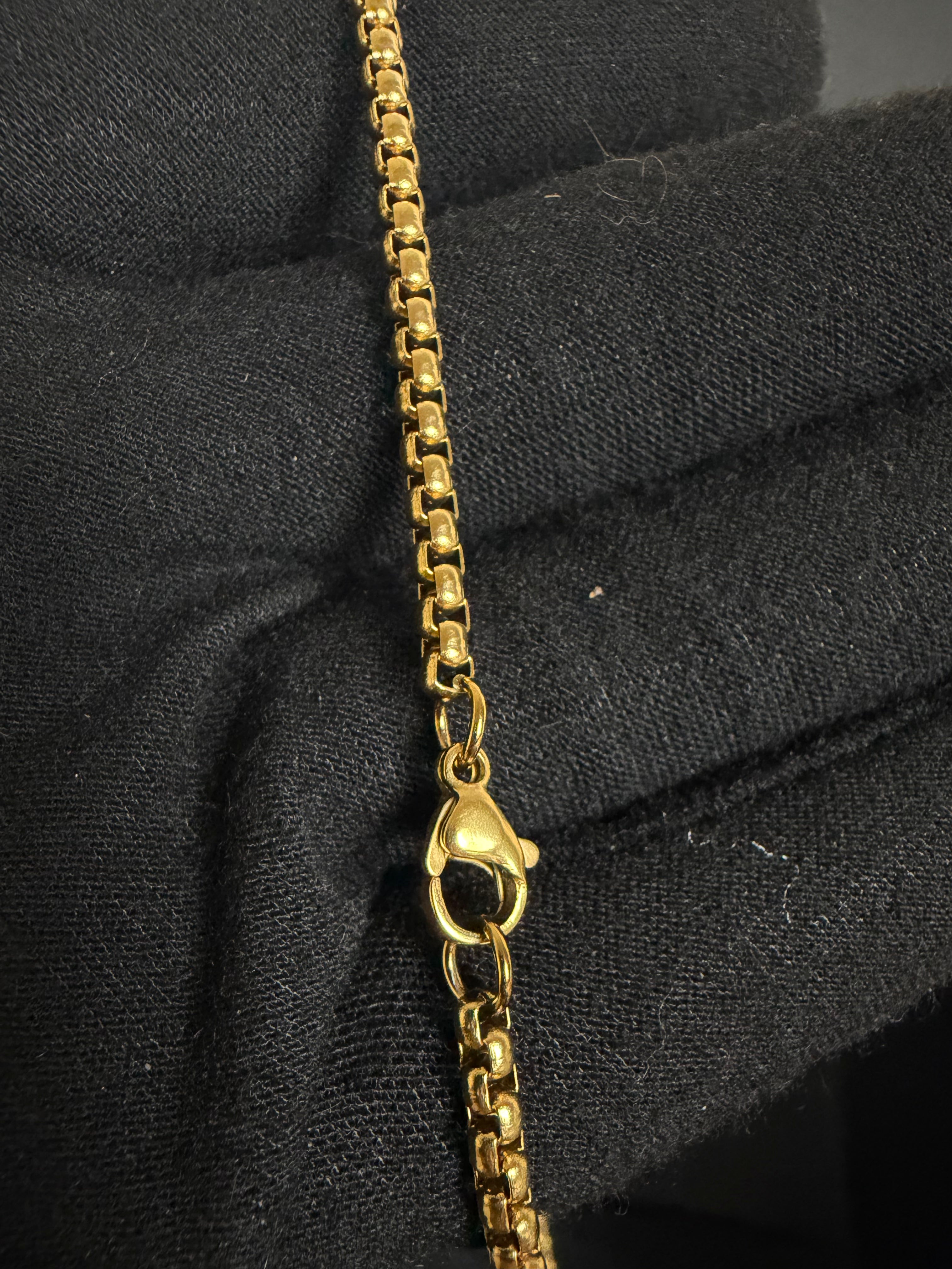 Cross Pendant Necklace | 18K Gold PVD — product view