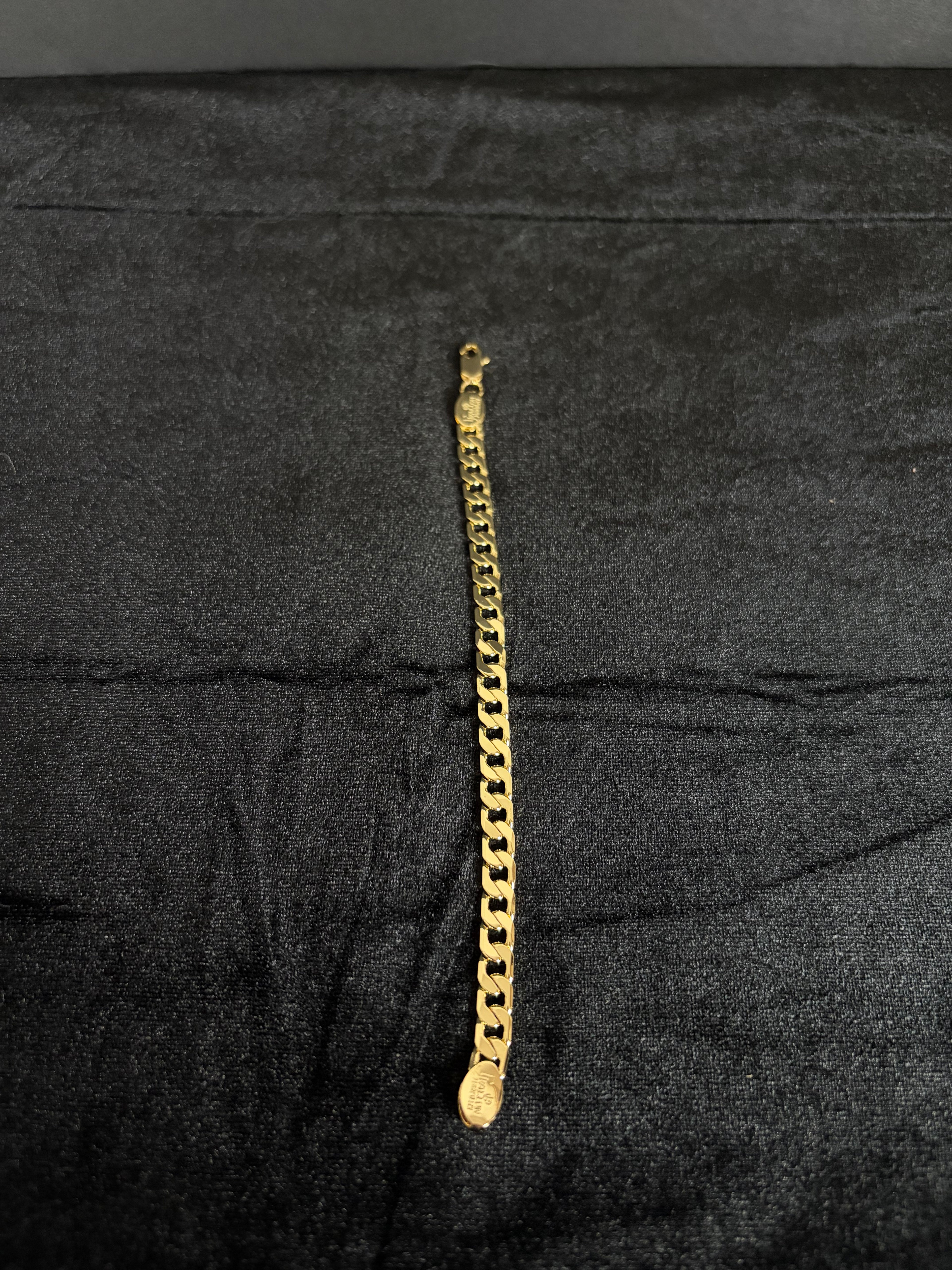 Curb Bracelet — 6.2 mm; 7 inches; product photograph 4