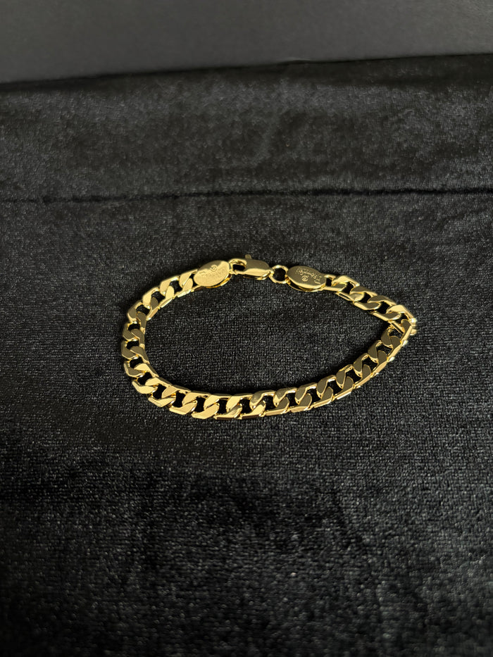 Curb Bracelet — 6.2 mm; 7 inches; product photograph 1