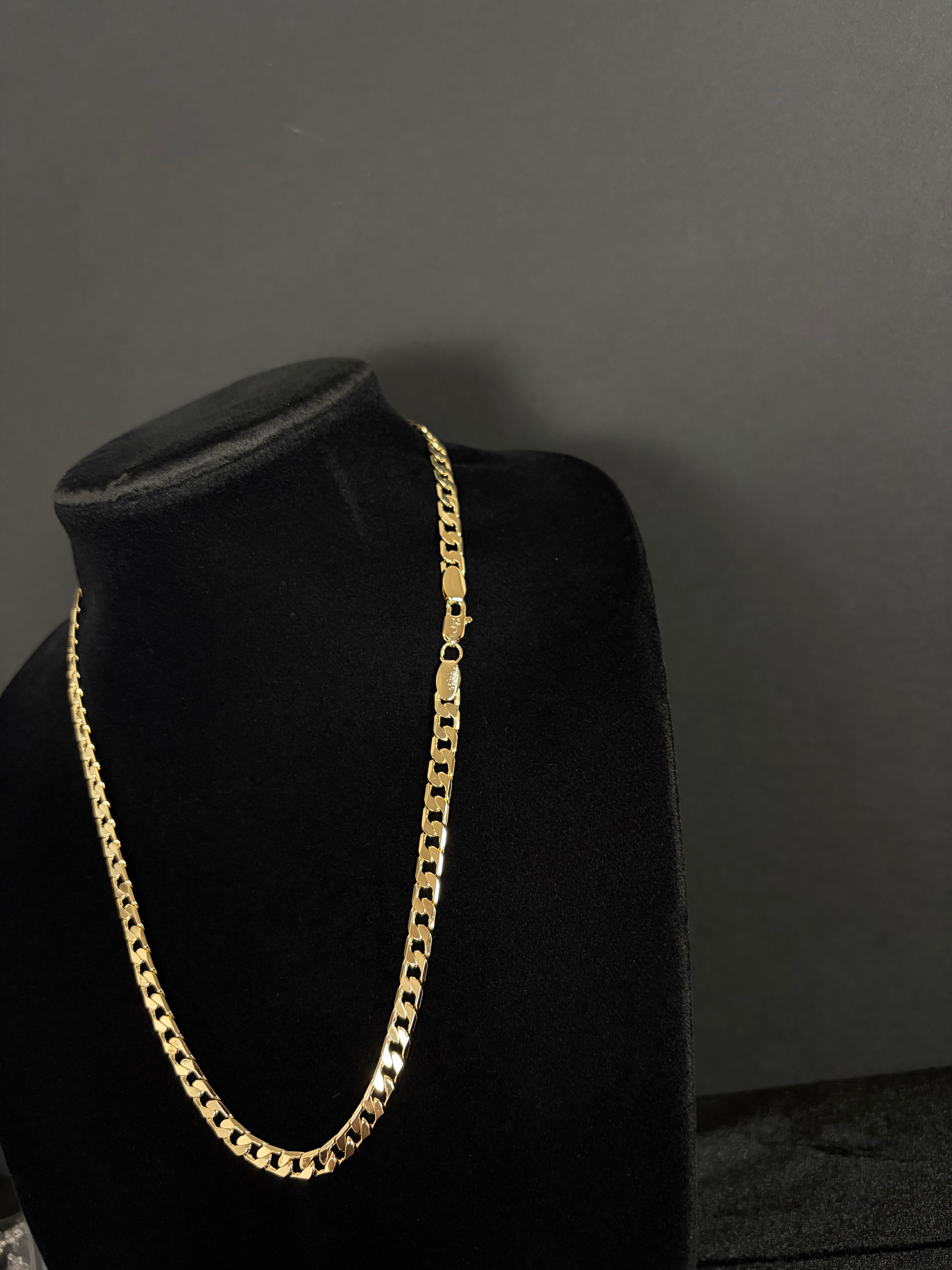 Curb Chain — 6.2 mm; 22 inches; product photograph 2