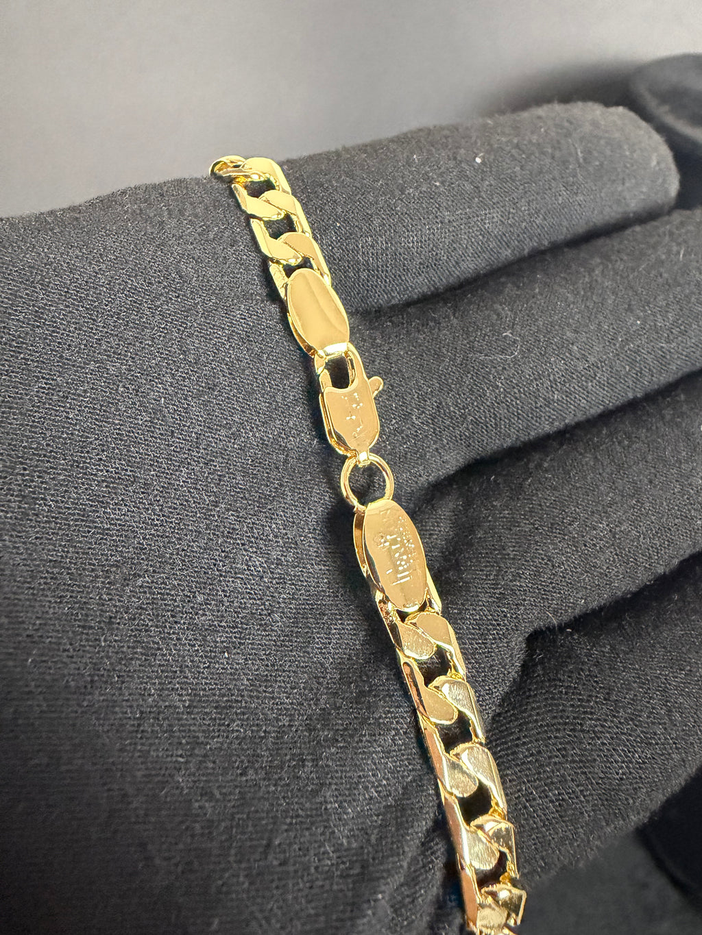 Curb Chain — 6.2 mm; 22 inches; product photograph 4