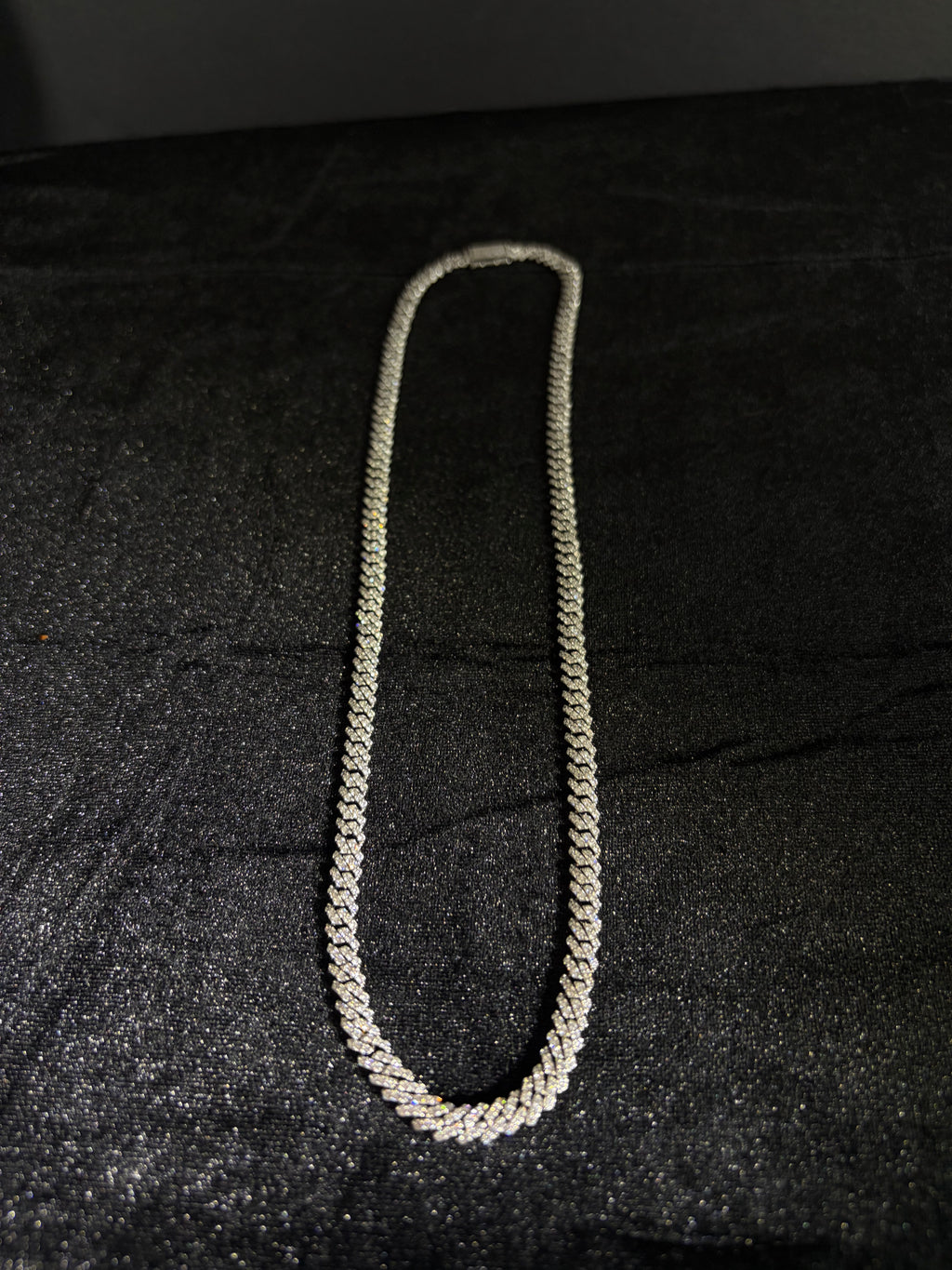 Iced Cuban Chain — 6 mm, 22 inches — design and fit detail