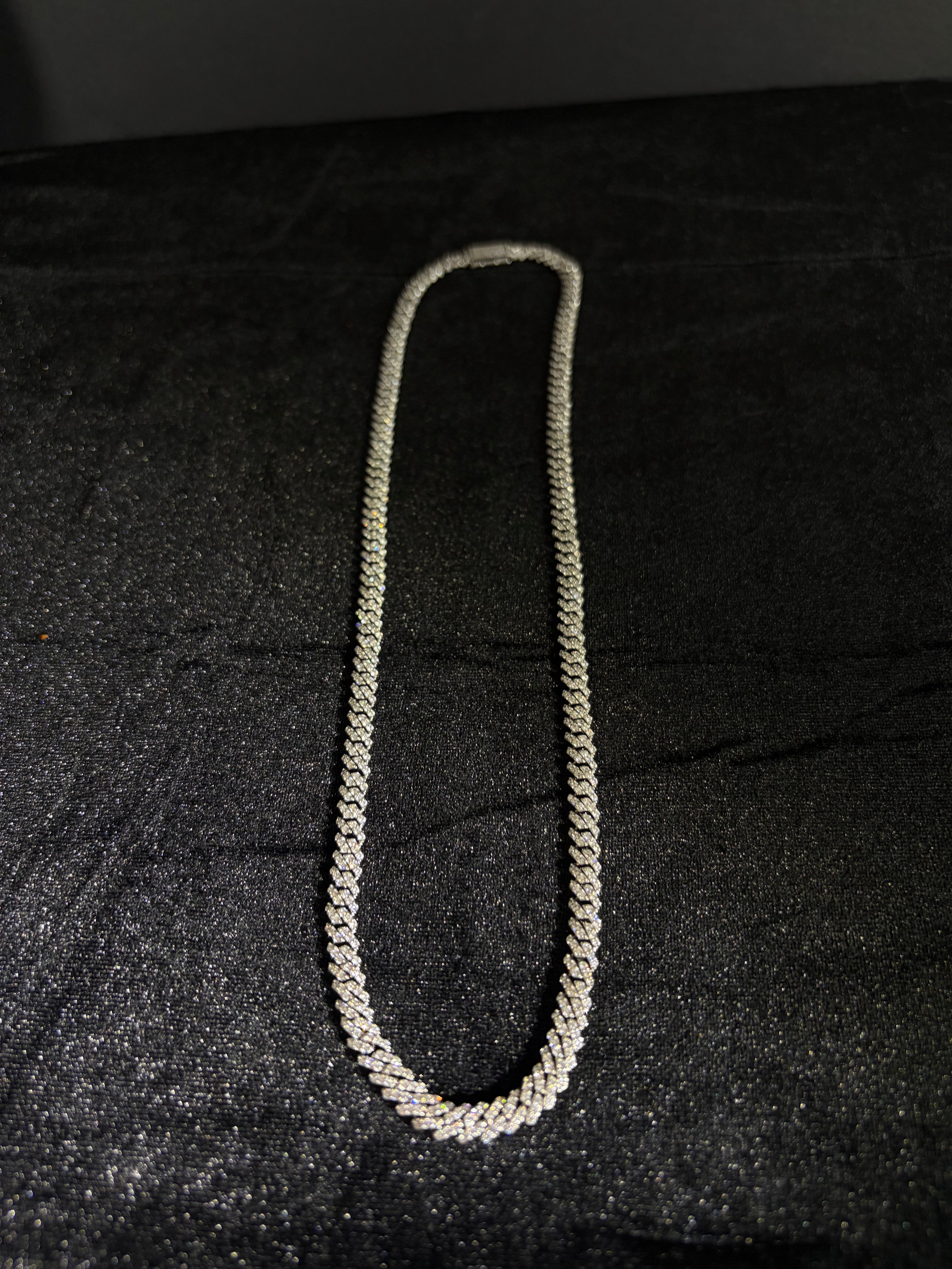 Iced Cuban Chain — 6 mm, 22 inches — design and fit detail
