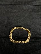 8 mm Monaco bracelet: Bracelet arranged on dark fabric
