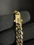 8 mm Monaco chain: Close-up of the clasp and links