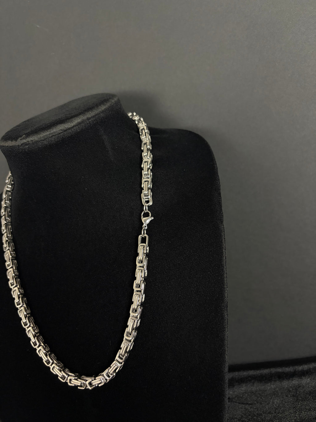 Greek Link chain, 6 mm in 316L stainless steel — angled view